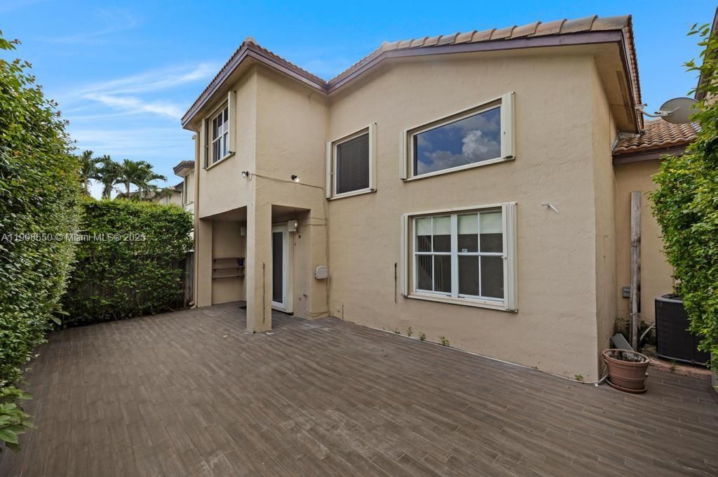 Real estate property located at 4863 109th Path, Miami-dade, Costa Bella, Doral, FL