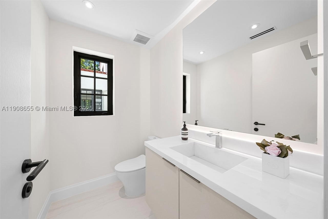 Real estate property located at 601 56th St, Miami-dade, Bayshore Unit 3, Miami, FL