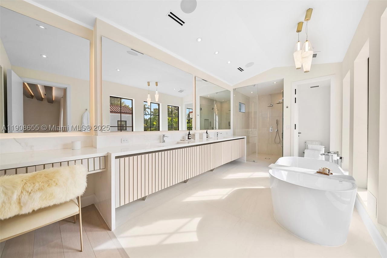 Real estate property located at 601 56th St, Miami-dade, Bayshore Unit 3, Miami, FL