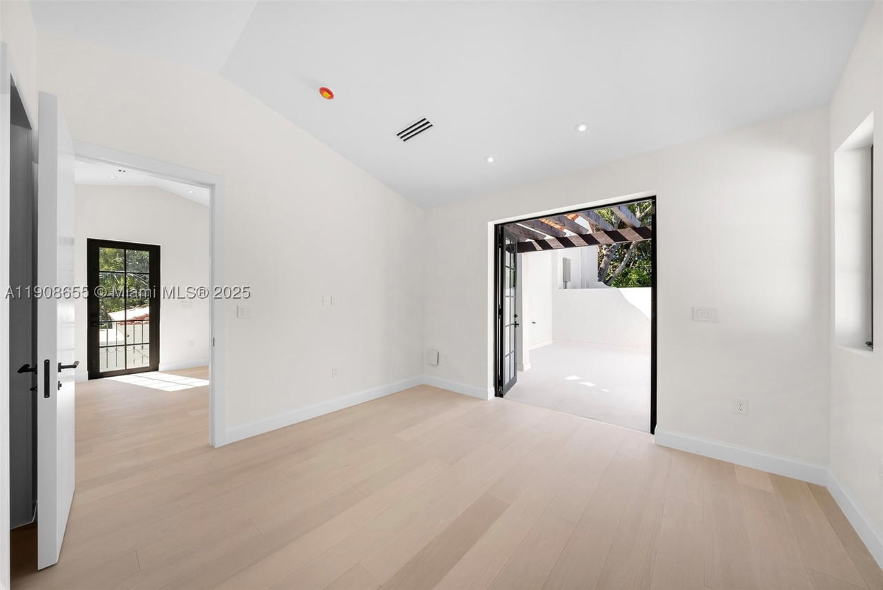 Real estate property located at 601 56th St, Miami-dade, Bayshore Unit 3, Miami, FL