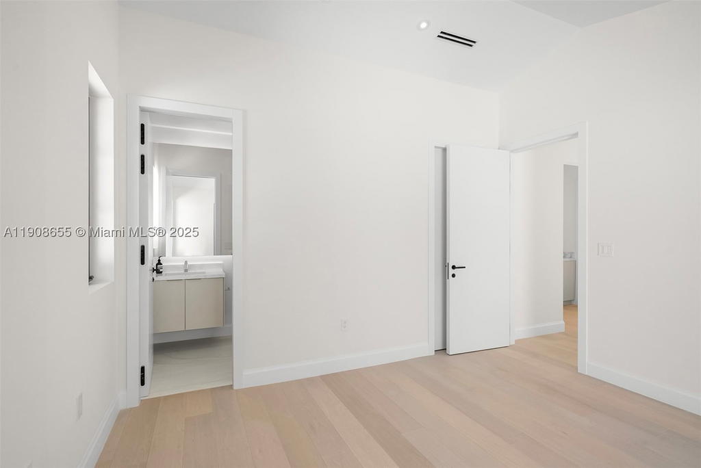 Real estate property located at 601 56th St, Miami-dade, Bayshore Unit 3, Miami, FL