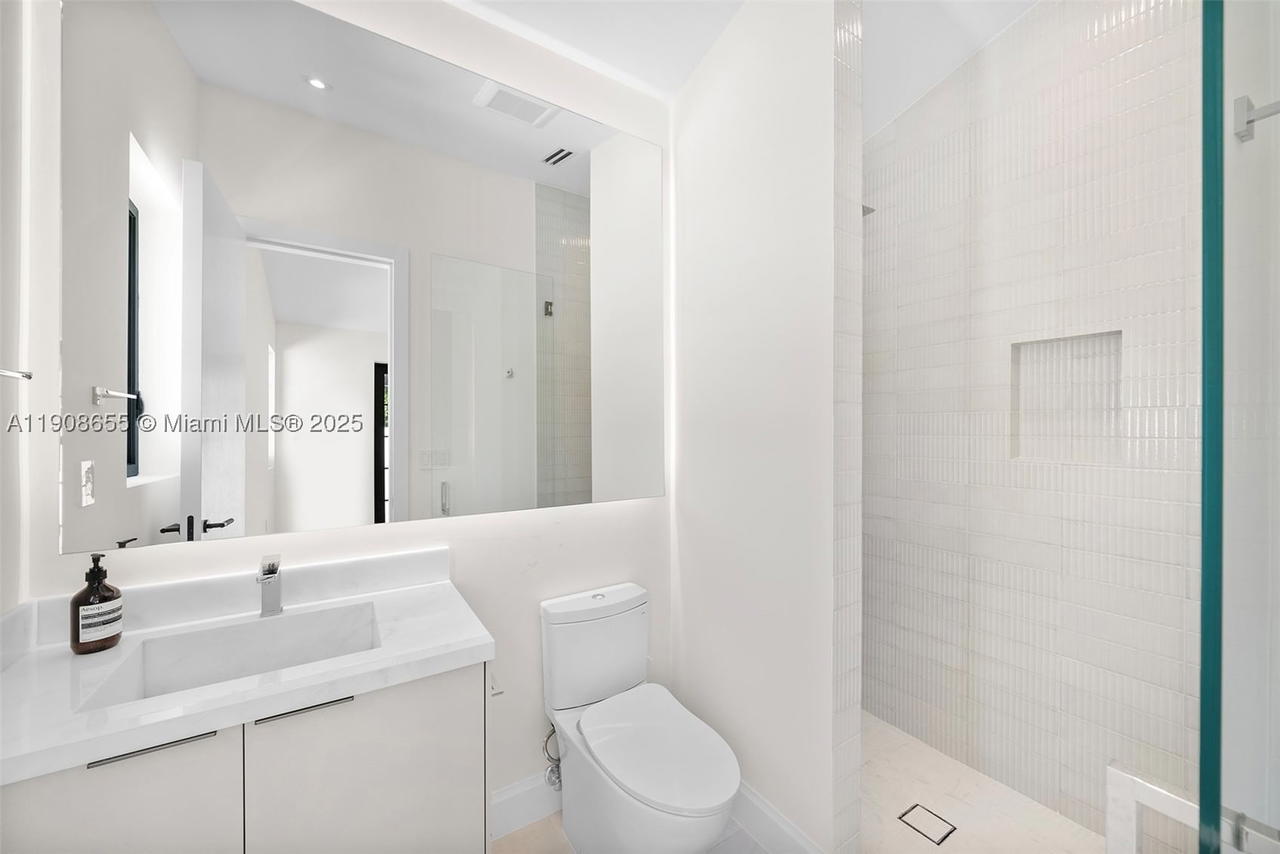 Real estate property located at 601 56th St, Miami-dade, Bayshore Unit 3, Miami, FL