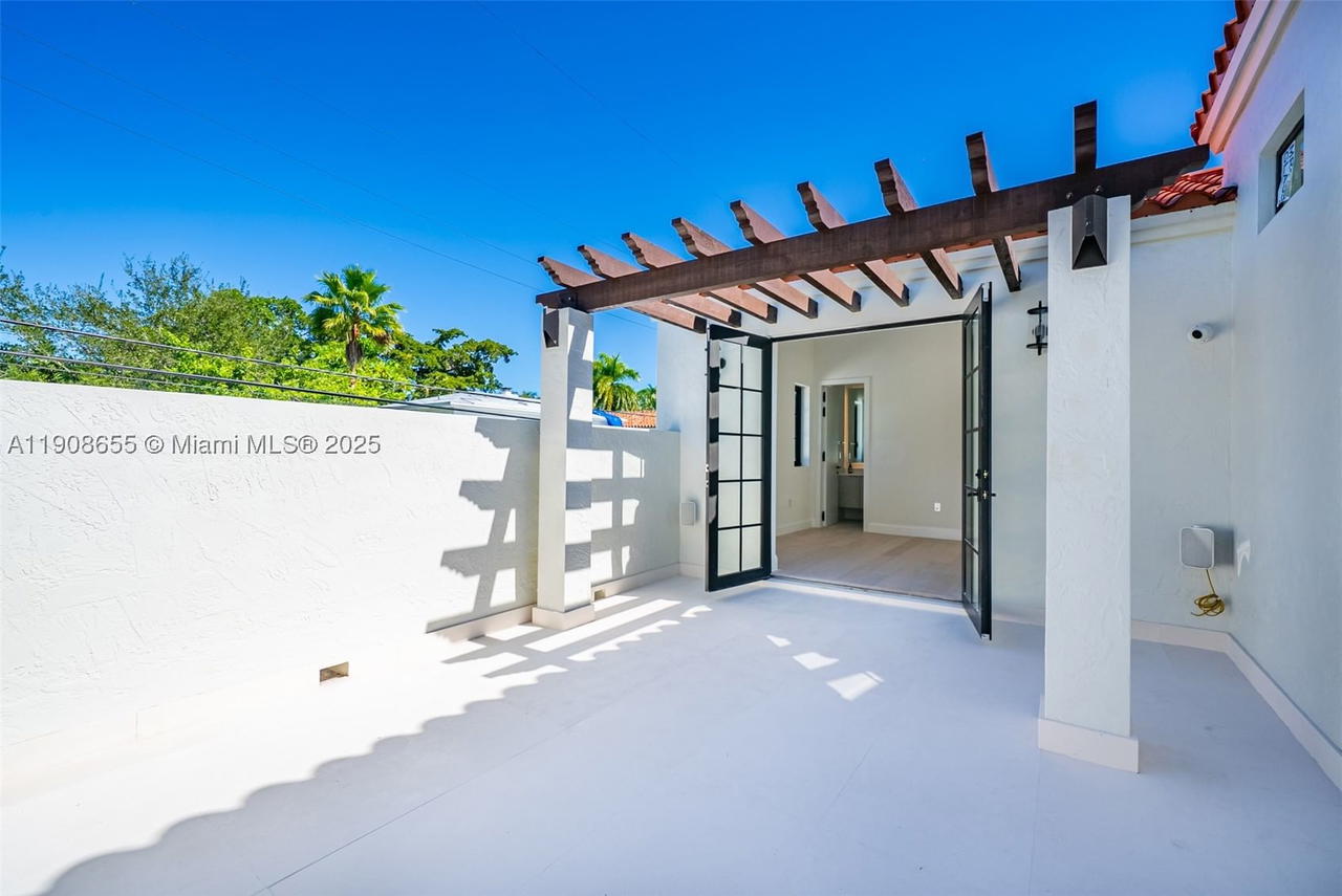 Real estate property located at 601 56th St, Miami-dade, Bayshore Unit 3, Miami, FL