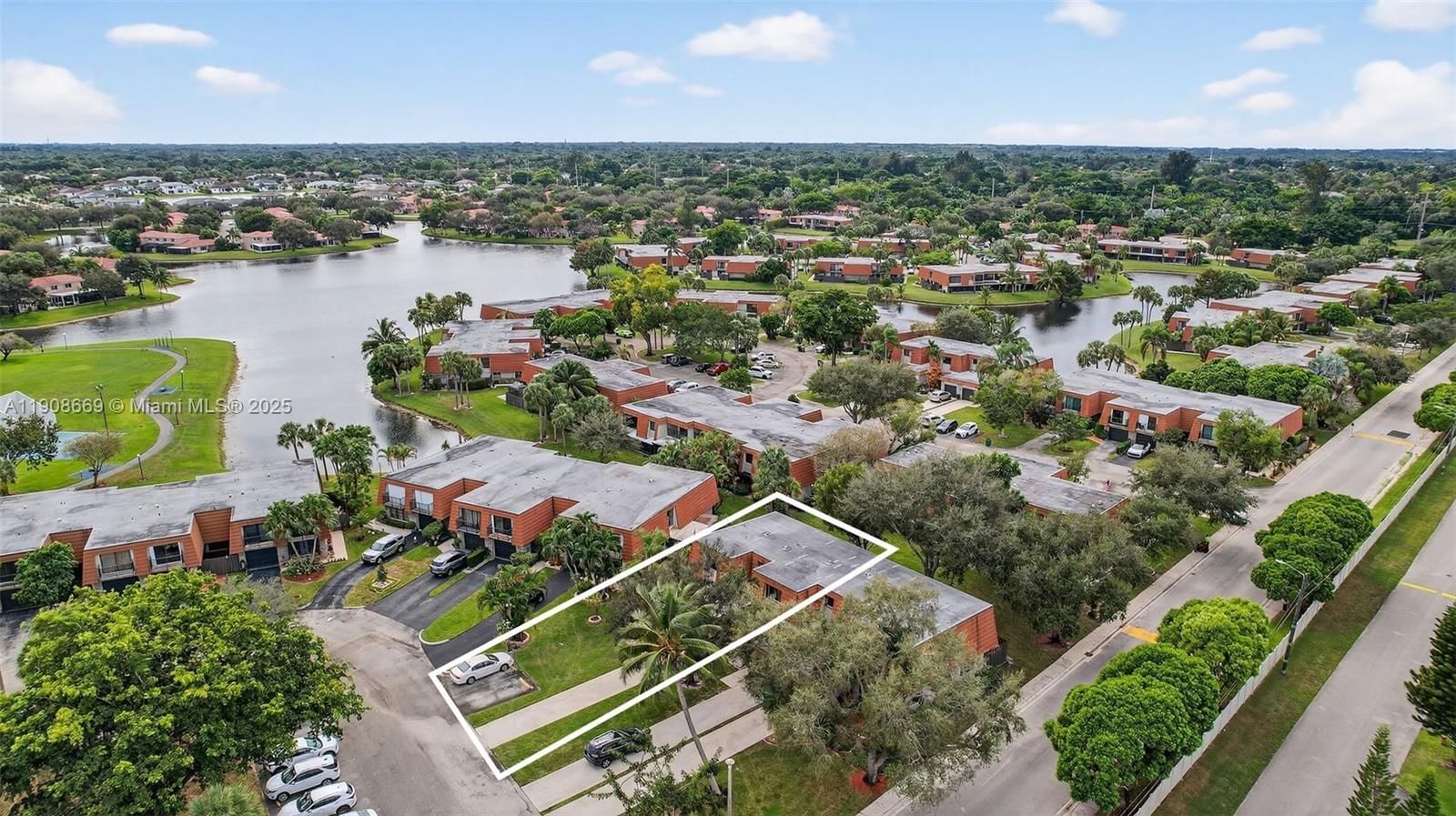 Real estate property located at 1413 109th Way, Broward, Village At Harmony Lake, Davie, FL