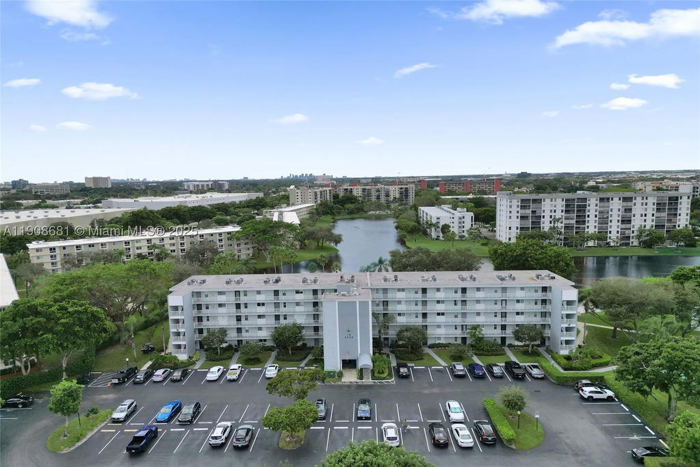 Real estate property located at 2220 Cypress Bend Dr #310, Broward, Cypress Bend Condominium, Pompano Beach, FL