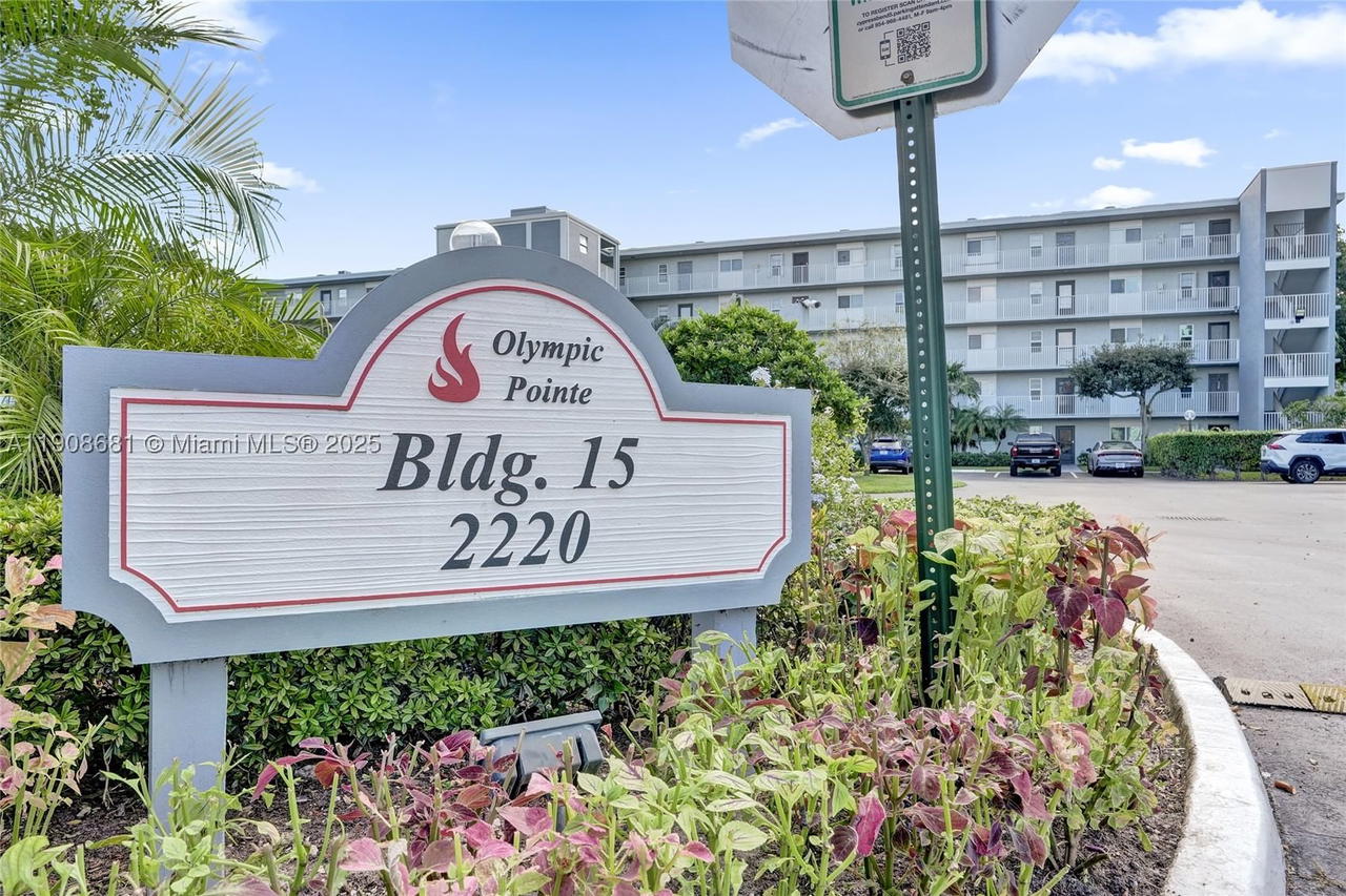 Real estate property located at 2220 Cypress Bend Dr #310, Broward, Cypress Bend Condominium, Pompano Beach, FL
