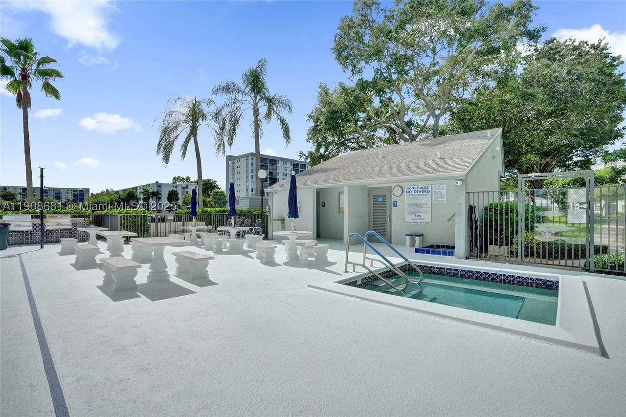 Real estate property located at 2220 Cypress Bend Dr #310, Broward, Cypress Bend Condominium, Pompano Beach, FL