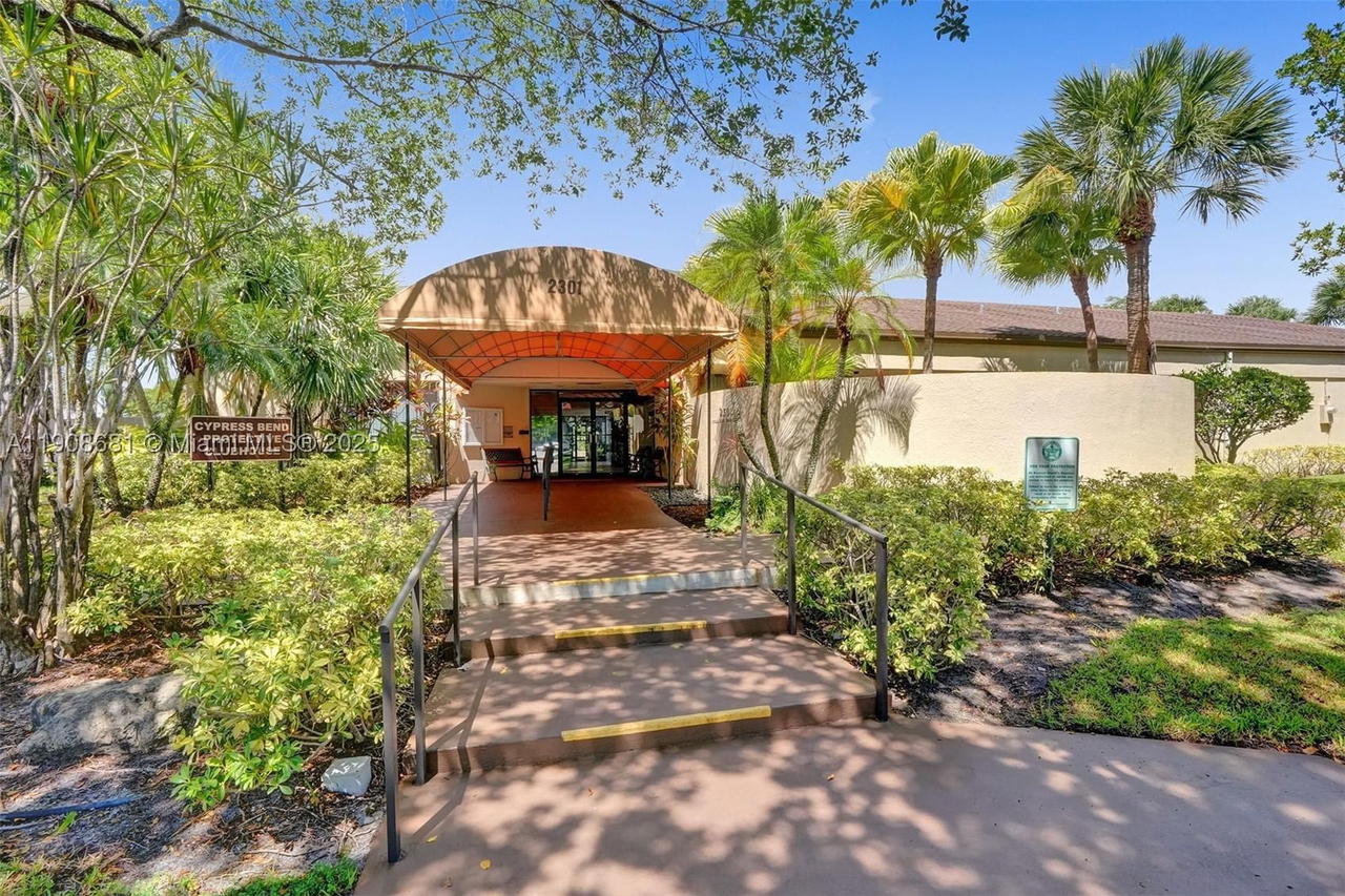 Real estate property located at 2220 Cypress Bend Dr #310, Broward, Cypress Bend Condominium, Pompano Beach, FL