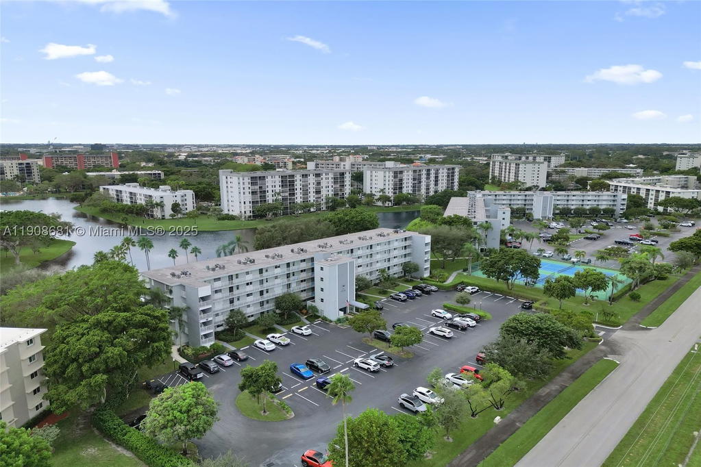 Real estate property located at 2220 Cypress Bend Dr #310, Broward, Cypress Bend Condominium, Pompano Beach, FL