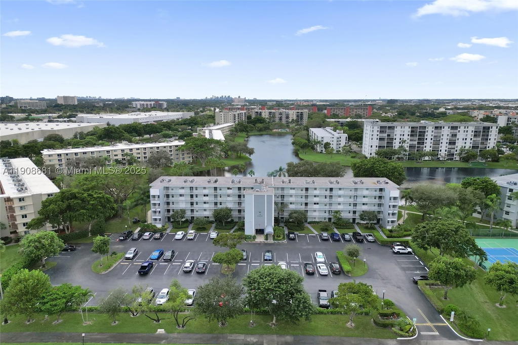 Real estate property located at 2220 Cypress Bend Dr #310, Broward, Cypress Bend Condominium, Pompano Beach, FL
