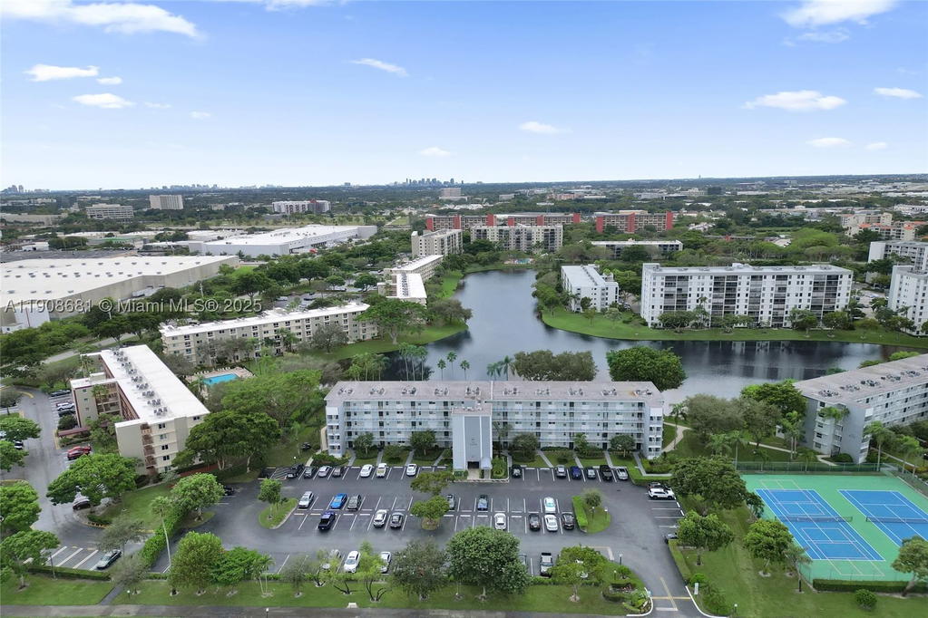 Real estate property located at 2220 Cypress Bend Dr #310, Broward, Cypress Bend Condominium, Pompano Beach, FL