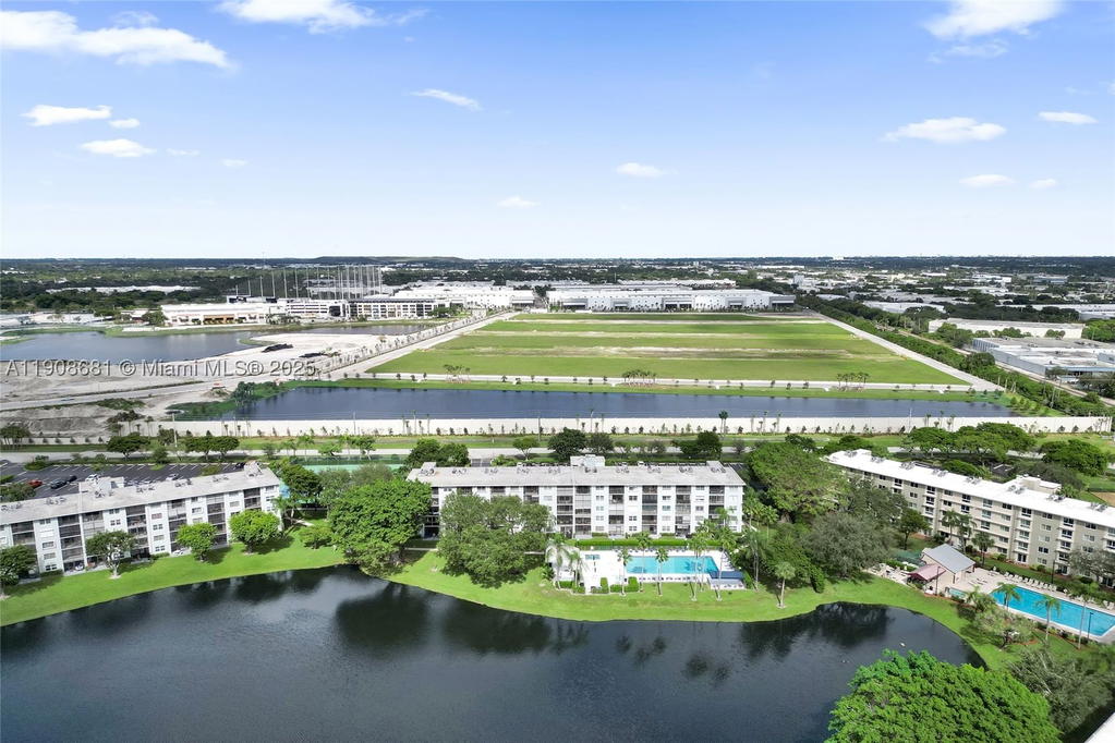 Real estate property located at 2220 Cypress Bend Dr #310, Broward, Cypress Bend Condominium, Pompano Beach, FL