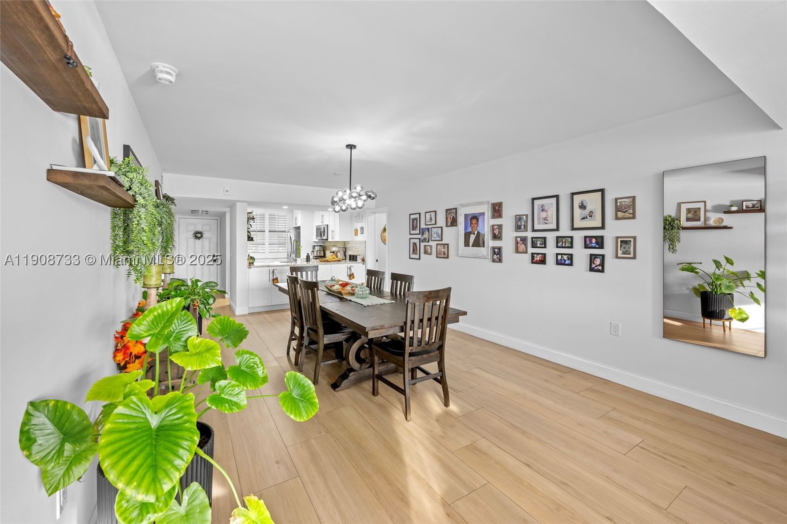 Real estate property located at 1532 Whitehall Dr #304, Broward, Condo 16 Of Whitehall, Davie, FL