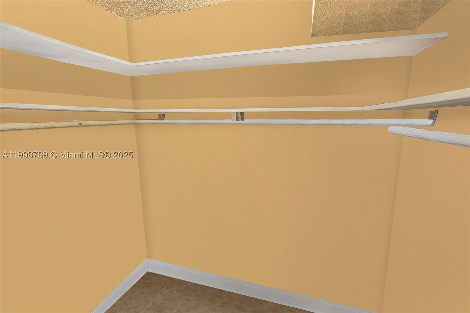 Real estate property located at 437 Golden Isles Dr #9B-C, Broward, Golden Horn Condo, Hallandale Beach, FL