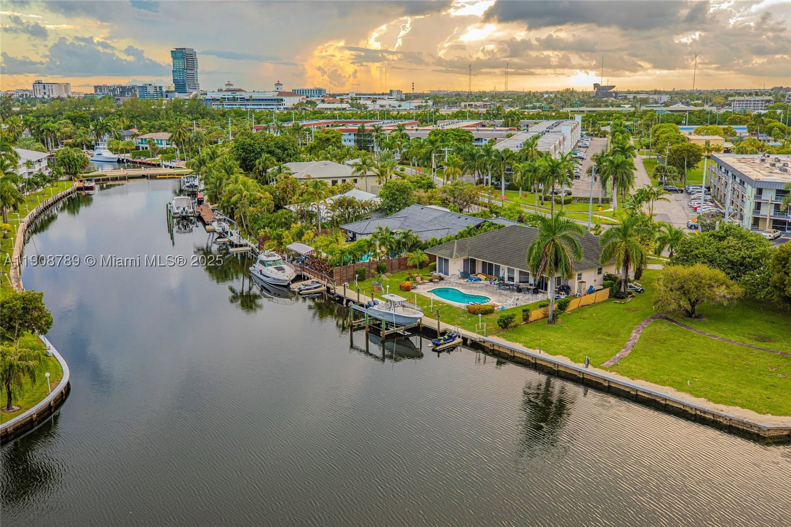 Real estate property located at 437 Golden Isles Dr #9B-C, Broward, Golden Horn Condo, Hallandale Beach, FL