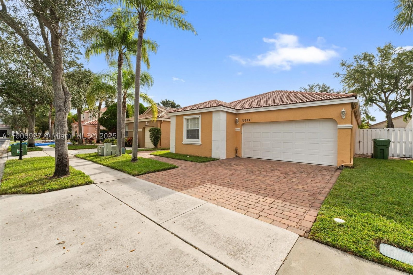 Real estate property located at 15624 12th Rd, Broward, Towngate, Pembroke Pines, FL