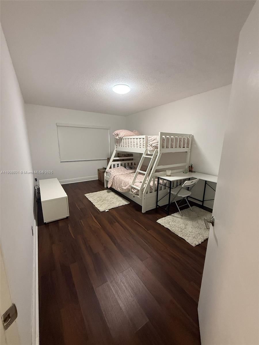 Real estate property located at 8290 Lake Dr #514, Miami-dade, Las Vistas At Doral Condo, Doral, FL
