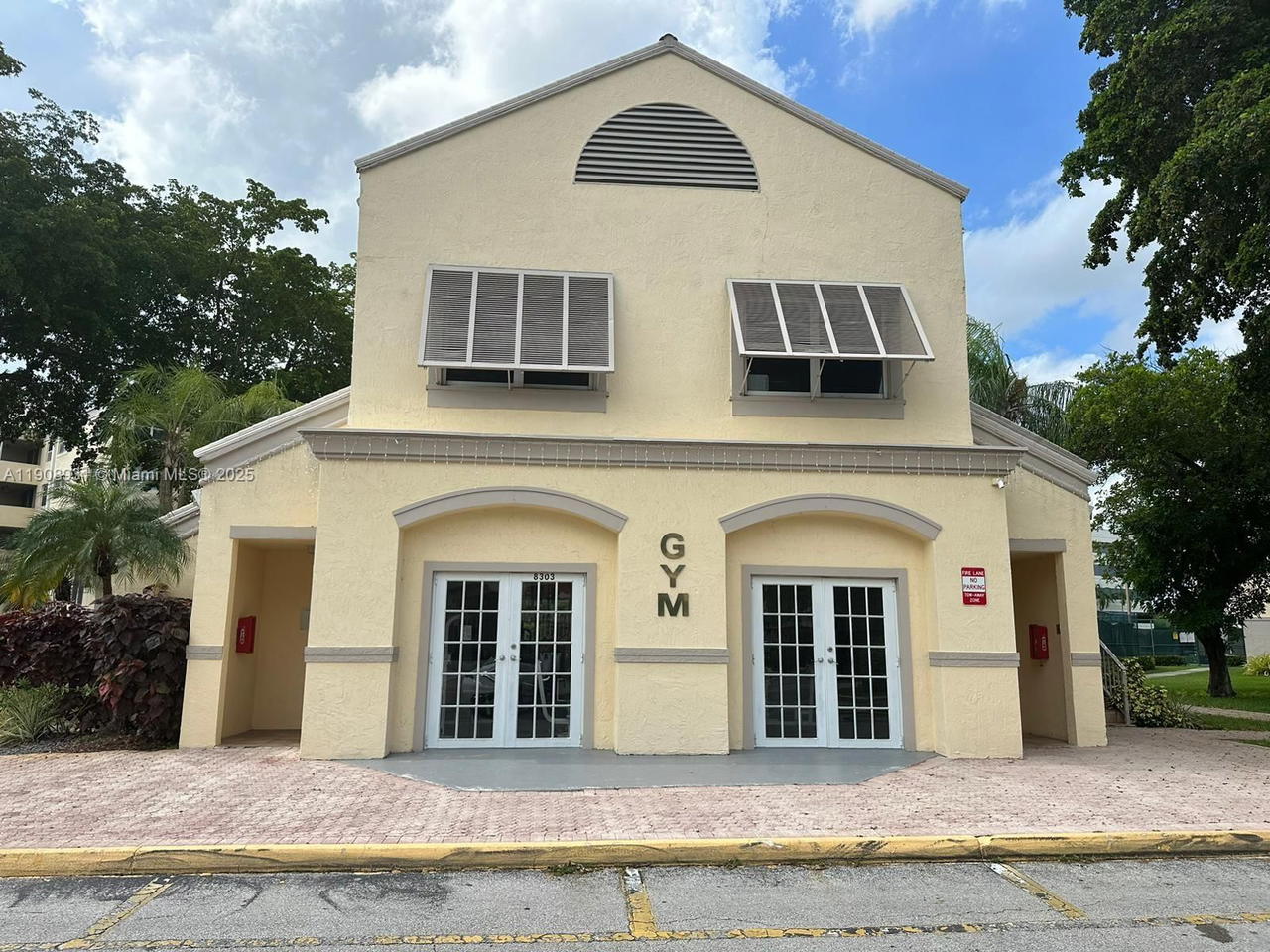 Real estate property located at 8290 Lake Dr #514, Miami-dade, Las Vistas At Doral Condo, Doral, FL