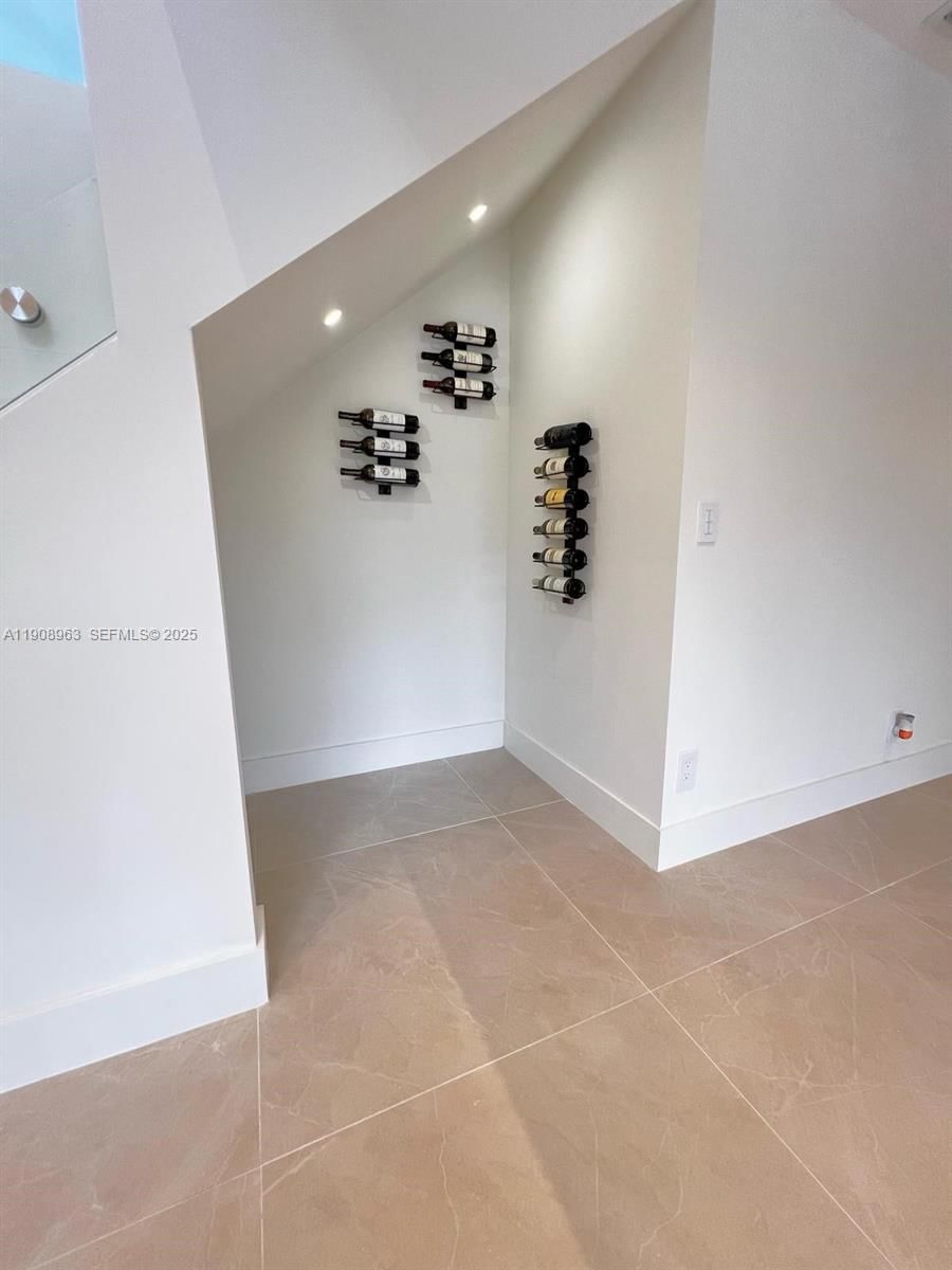 Real estate property located at 6243 171st St, Miami-dade, Villa Homes At The Moors, Hialeah, FL