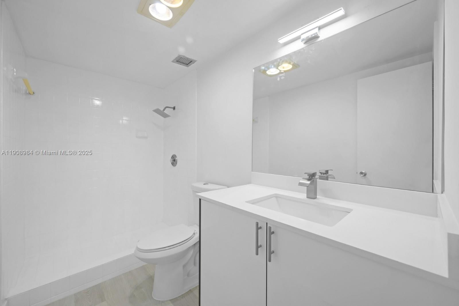 Real estate property located at , Broward, Hillcrest East No 19 Cond, Hollywood, FL