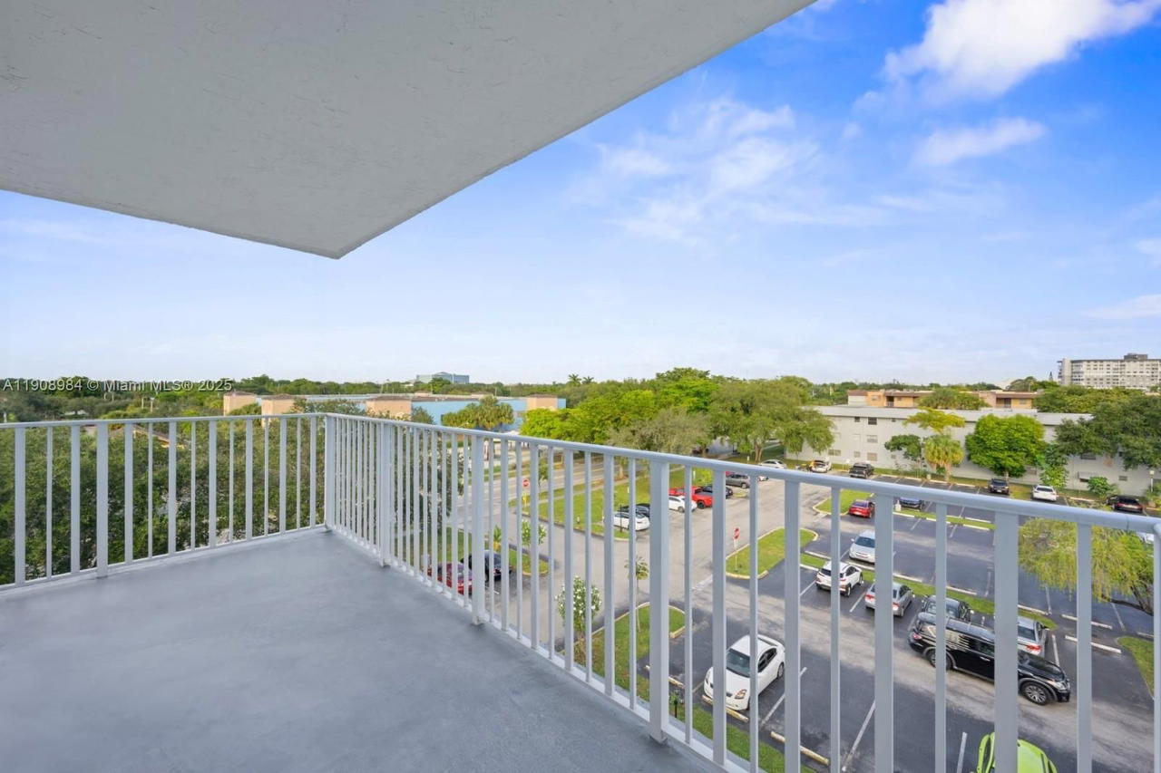 Real estate property located at , Broward, Hillcrest East No 19 Cond, Hollywood, FL