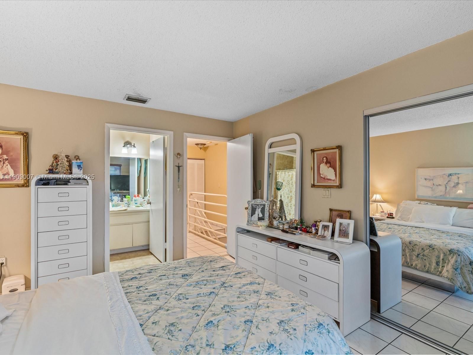 Real estate property located at 11840 18th Ter #94, Miami-dade, Les Chateaux At Int Garde, Miami, FL