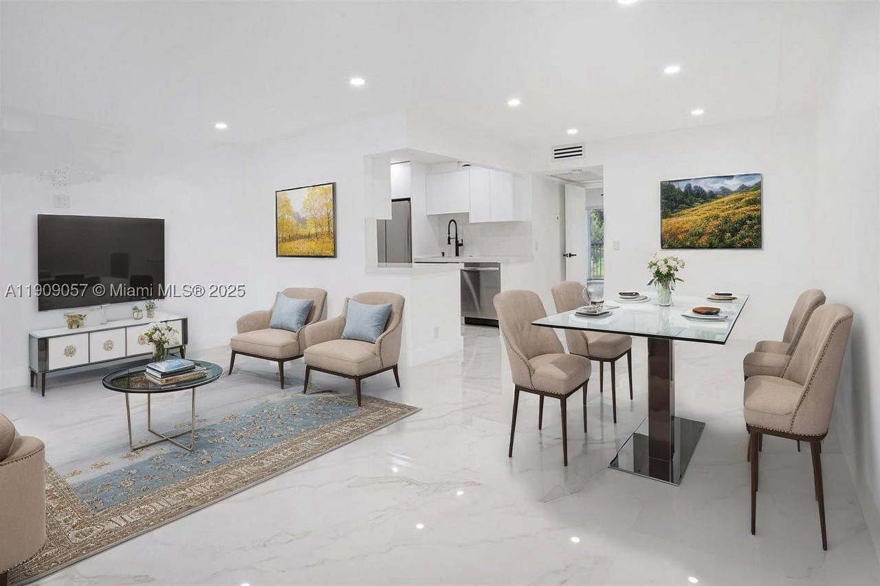 Real estate property located at 13250 7th Ct #204L, Broward, Kingsley At Century Villa, Pembroke Pines, FL