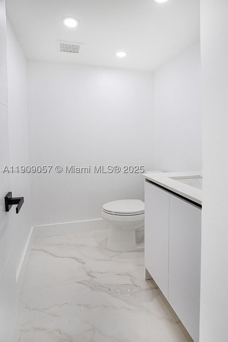 Real estate property located at 13250 7th Ct #204L, Broward, Kingsley At Century Villa, Pembroke Pines, FL
