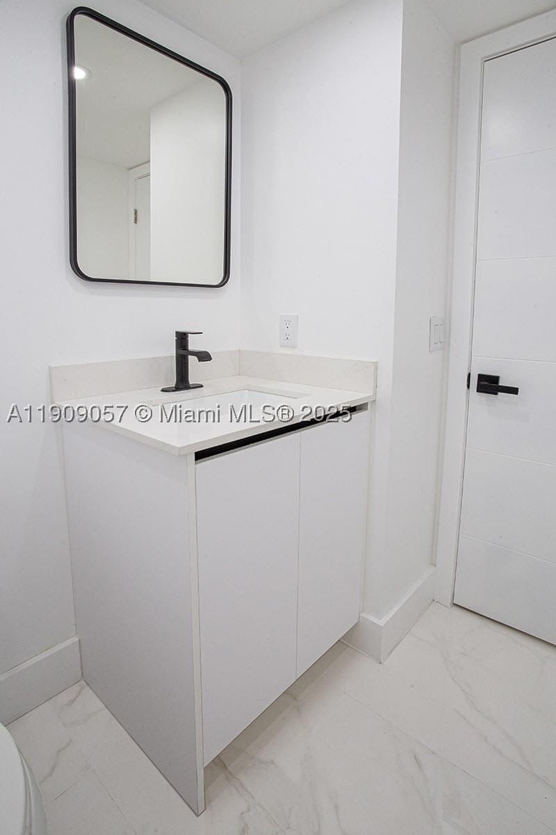 Real estate property located at 13250 7th Ct #204L, Broward, Kingsley At Century Villa, Pembroke Pines, FL