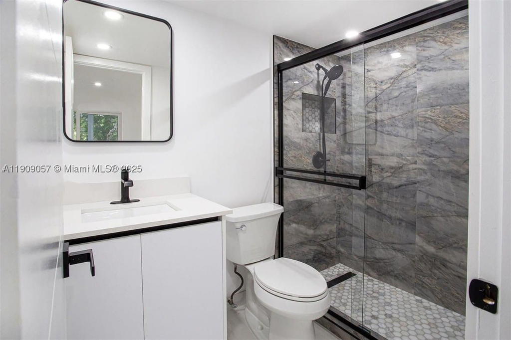 Real estate property located at 13250 7th Ct #204L, Broward, Kingsley At Century Villa, Pembroke Pines, FL