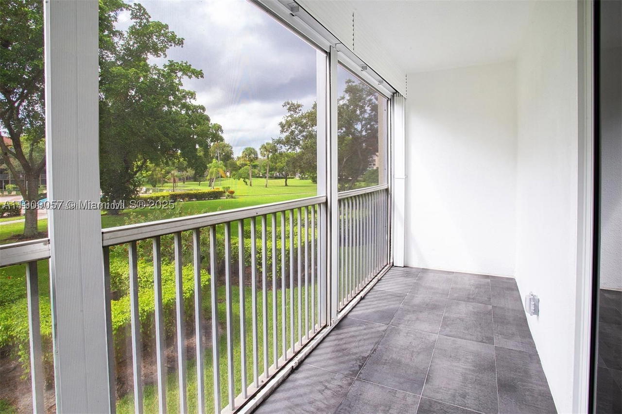 Real estate property located at 13250 7th Ct #204L, Broward, Kingsley At Century Villa, Pembroke Pines, FL