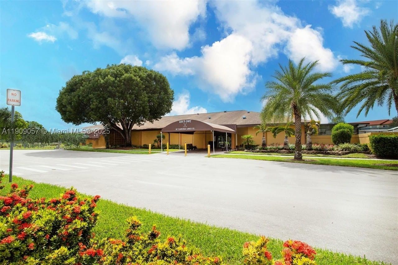 Real estate property located at 13250 7th Ct #204L, Broward, Kingsley At Century Villa, Pembroke Pines, FL