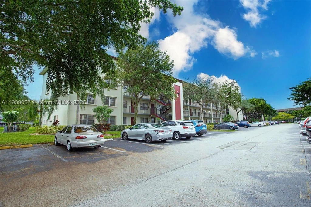 Real estate property located at 13250 7th Ct #204L, Broward, Kingsley At Century Villa, Pembroke Pines, FL