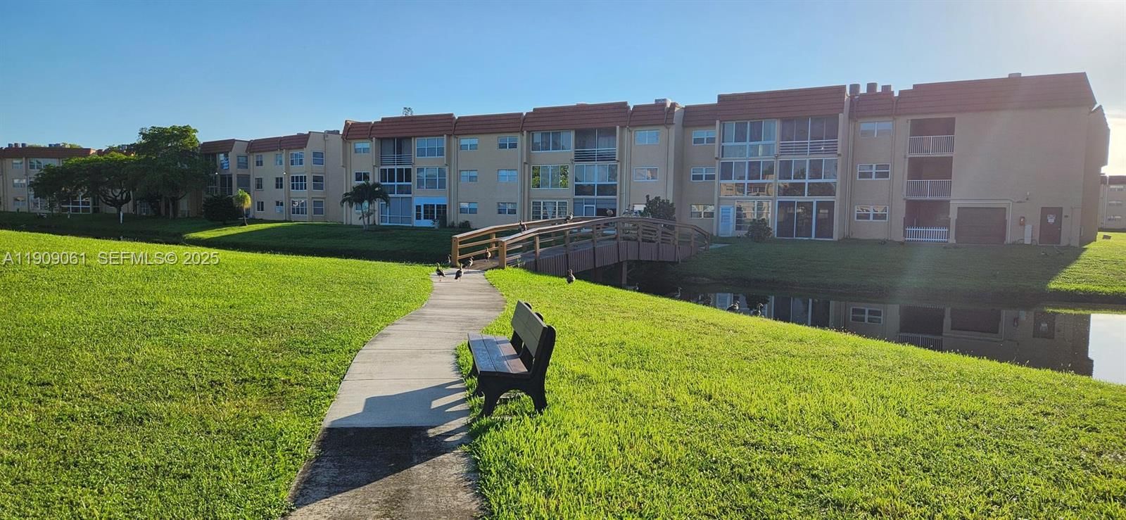 Real estate property located at 9620 Sunrise Lakes Blvd #211, Broward, Sunrise Lakes 139 Condo, Sunrise, FL