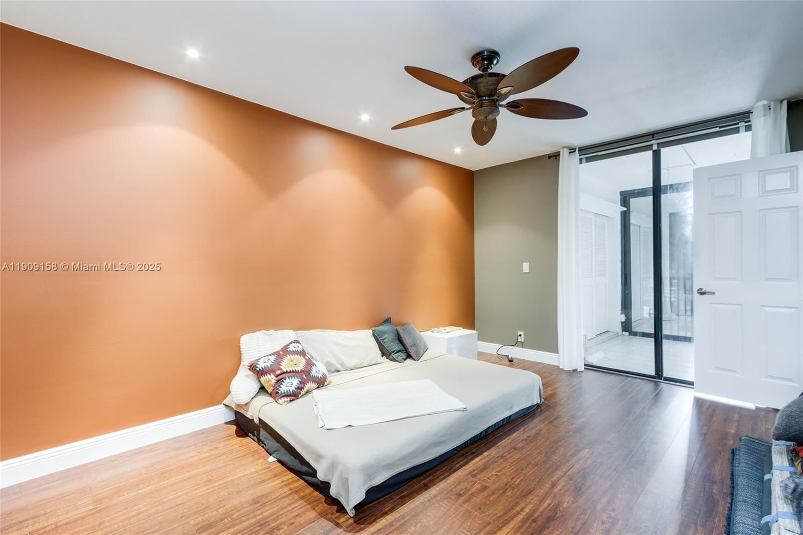 Real estate property located at 2880 Carambola Cir S #2071, Broward, Applewood Village Iv-e Co, Coconut Creek, FL