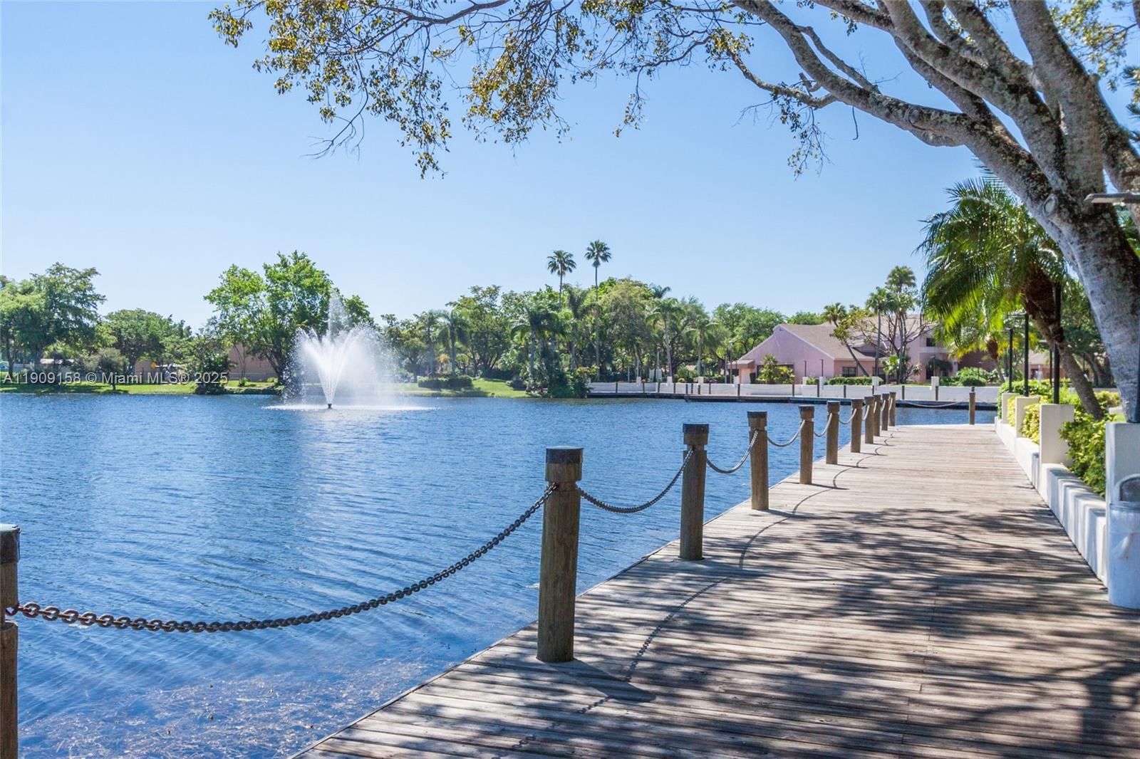Real estate property located at 2880 Carambola Cir S #2071, Broward, Applewood Village Iv-e Co, Coconut Creek, FL