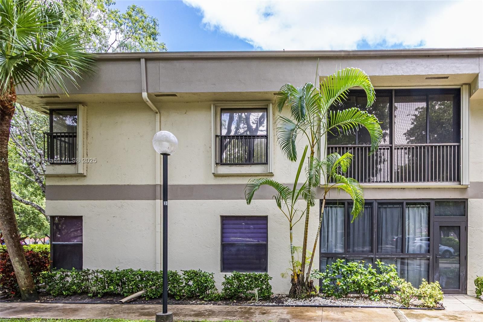 Real estate property located at 2880 Carambola Cir S #2071, Broward, Applewood Village Iv-e Co, Coconut Creek, FL