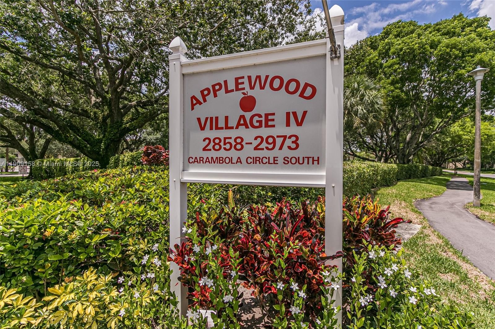 Real estate property located at 2880 Carambola Cir S #2071, Broward, Applewood Village Iv-e Co, Coconut Creek, FL