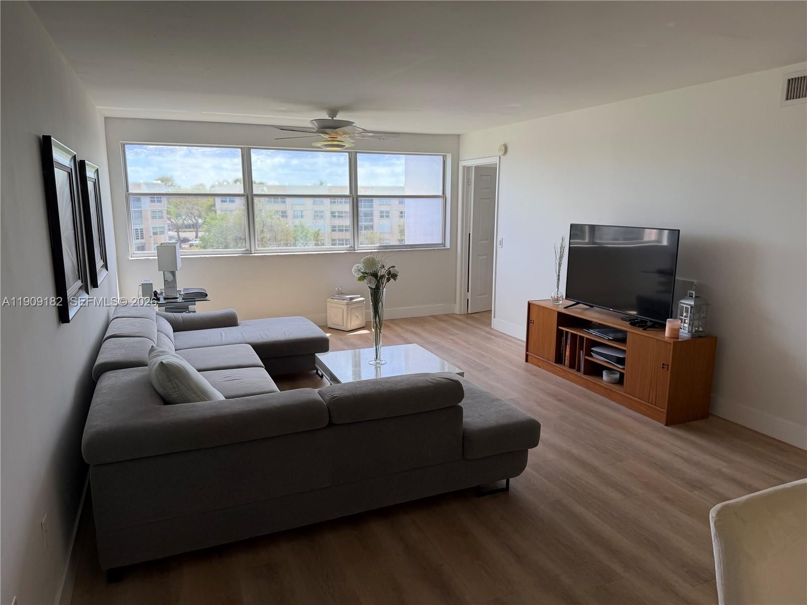 Real estate property located at 2560 103rd Ave #402, Broward, Sunrise Lakes 193 Condo, Sunrise, FL