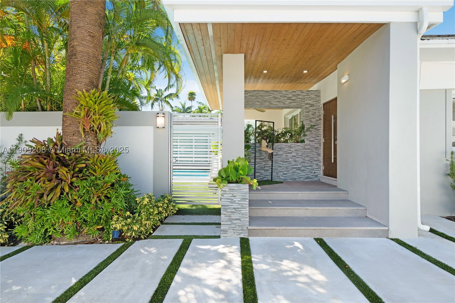 Real estate property located at 1616 Bayshore Dr, Miami-dade, Glencoe A Sub, Miami, FL