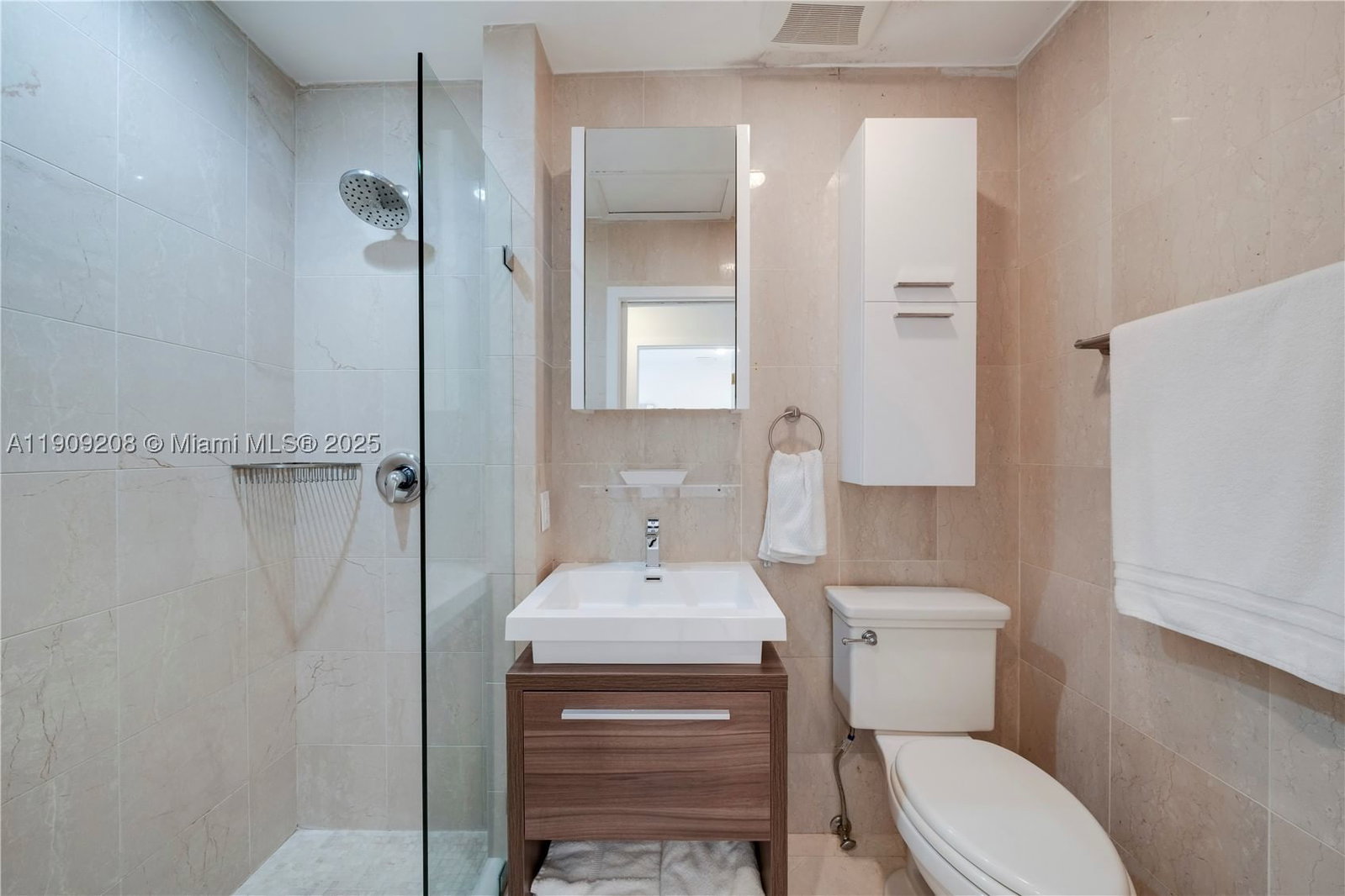 Real estate property located at 1616 Bayshore Dr, Miami-dade, Glencoe A Sub, Miami, FL