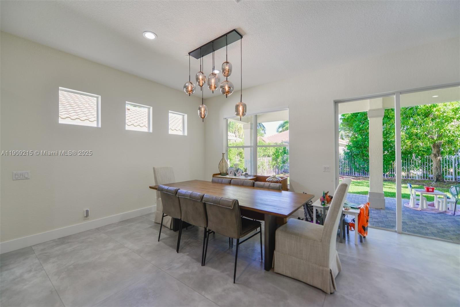 Real estate property located at 1868 Harbor View Cir, Broward, Weston Hills, Weston, FL