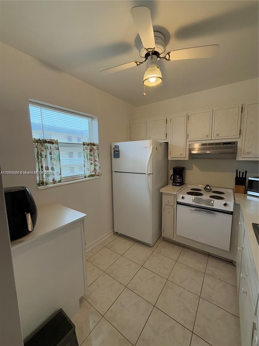 Real estate property located at 4441 16th St J205, Broward, Jarret Hall Condo, Lauderhill, FL
