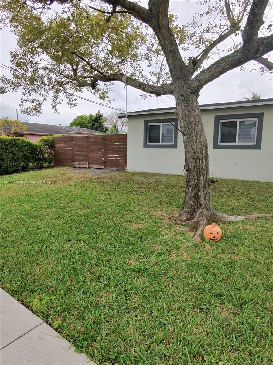 Real estate property located at 20180 14th Ct, Miami-dade, Honeyhill Ests Sec 2 1st, Miami Gardens, FL