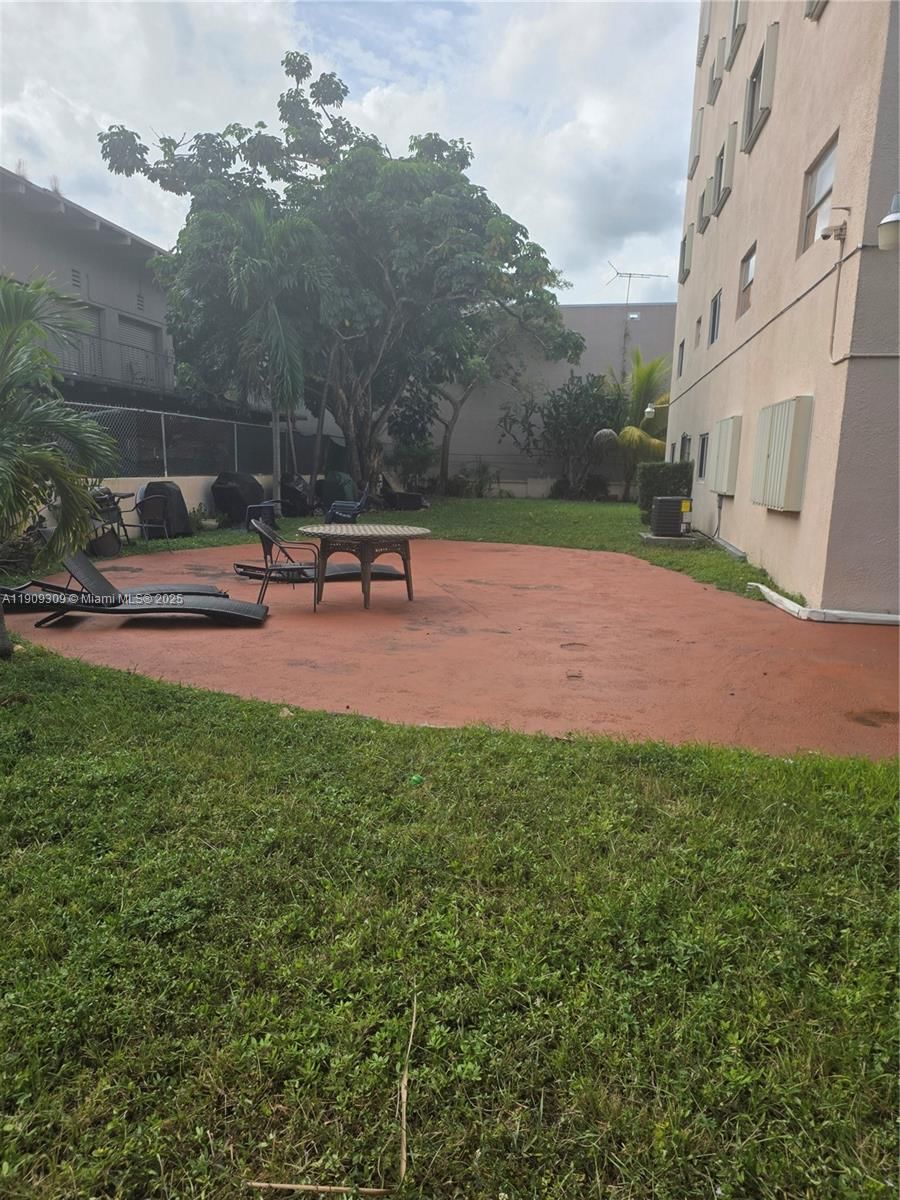Real estate property located at 3640 9th St #407, Miami-dade, El Cid Condo, Miami, FL