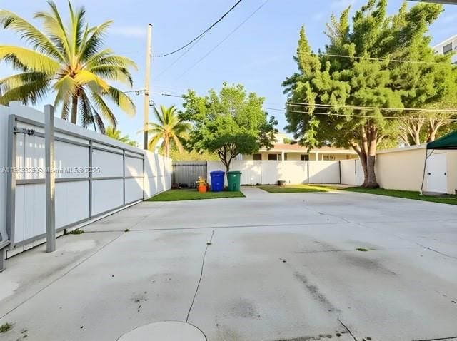 Real estate property located at 2701 29th Ave, Miami-dade, South Bay Est, Miami, FL