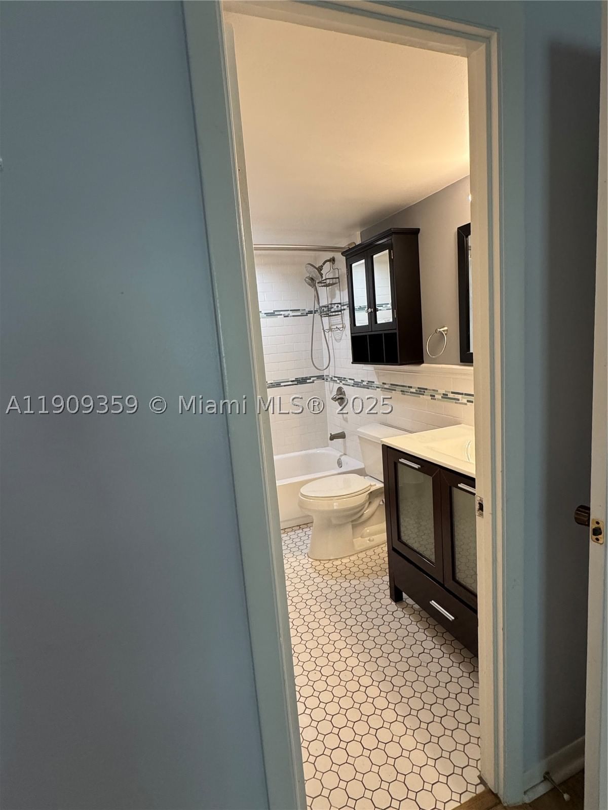 Real estate property located at 8411 8th St #203, Miami-dade, Summit Chase Condo, Miami, FL