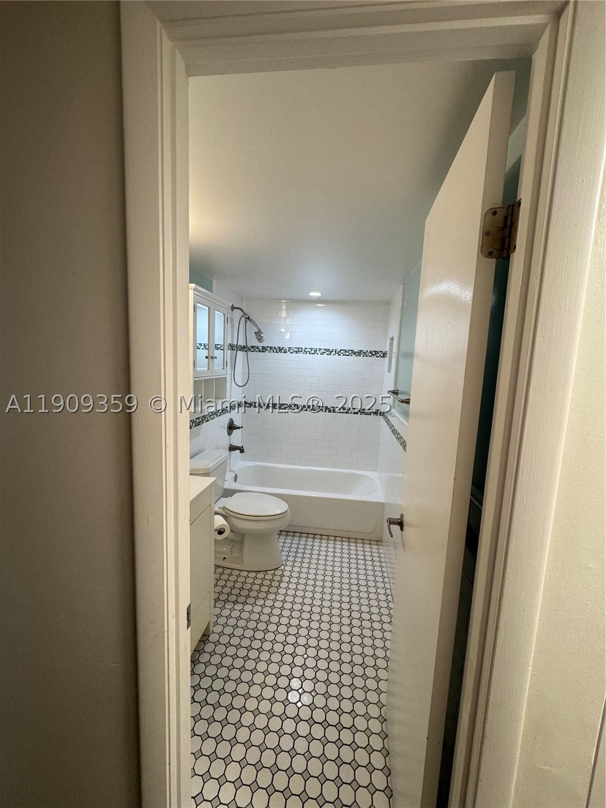 Real estate property located at 8411 8th St #203, Miami-dade, Summit Chase Condo, Miami, FL