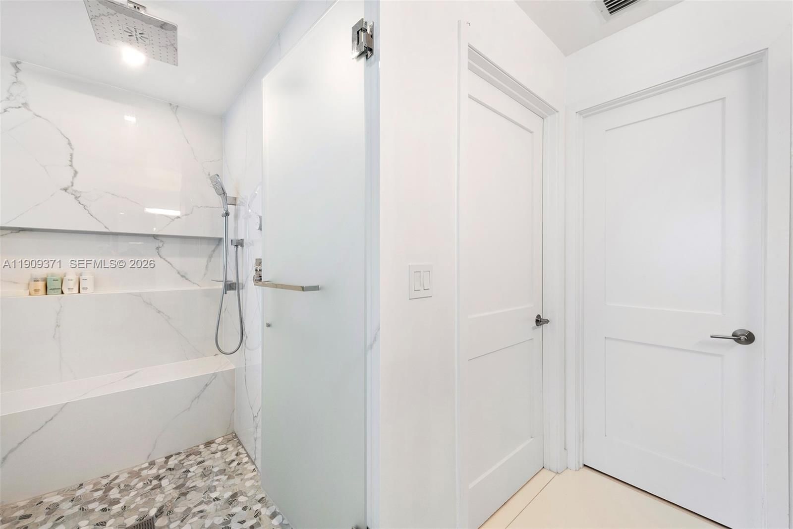 Real estate property located at 2020 BAYSHORE DR #2110, Miami-dade, Paramount Bay, Miami, FL