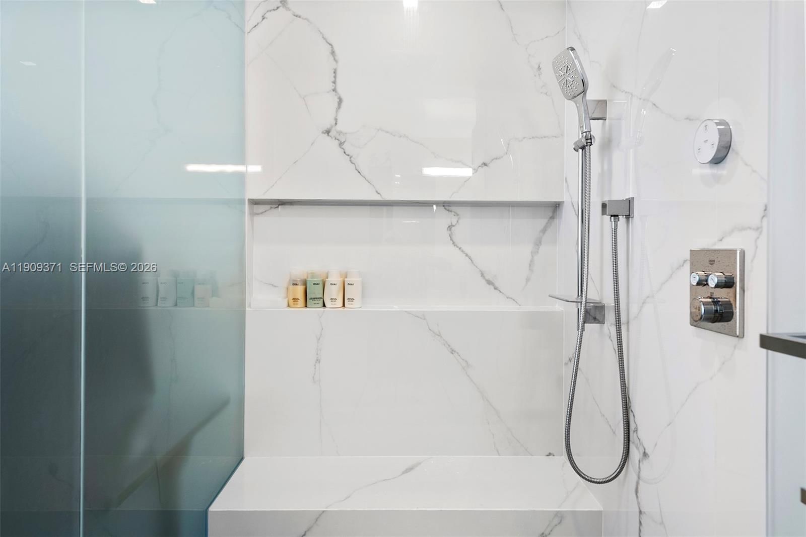 Real estate property located at 2020 BAYSHORE DR #2110, Miami-dade, Paramount Bay, Miami, FL